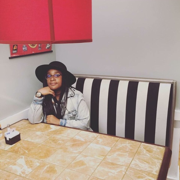 Meet your Posher, Paola - Picture 1 of 1